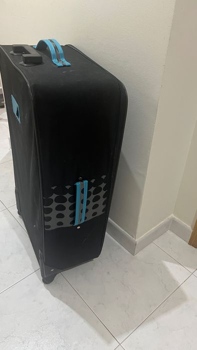 Mala de Viagem Preta Grande –Também serve como Mala de Arrumação