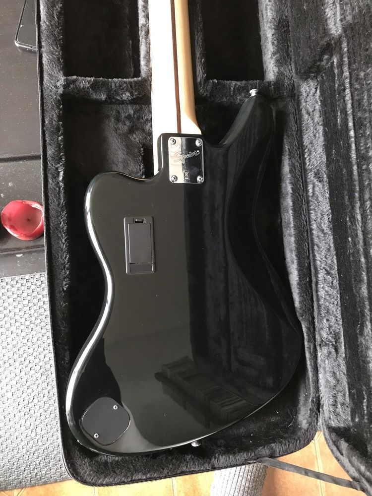 Baixo jaguar bass 5 cordas squire fender