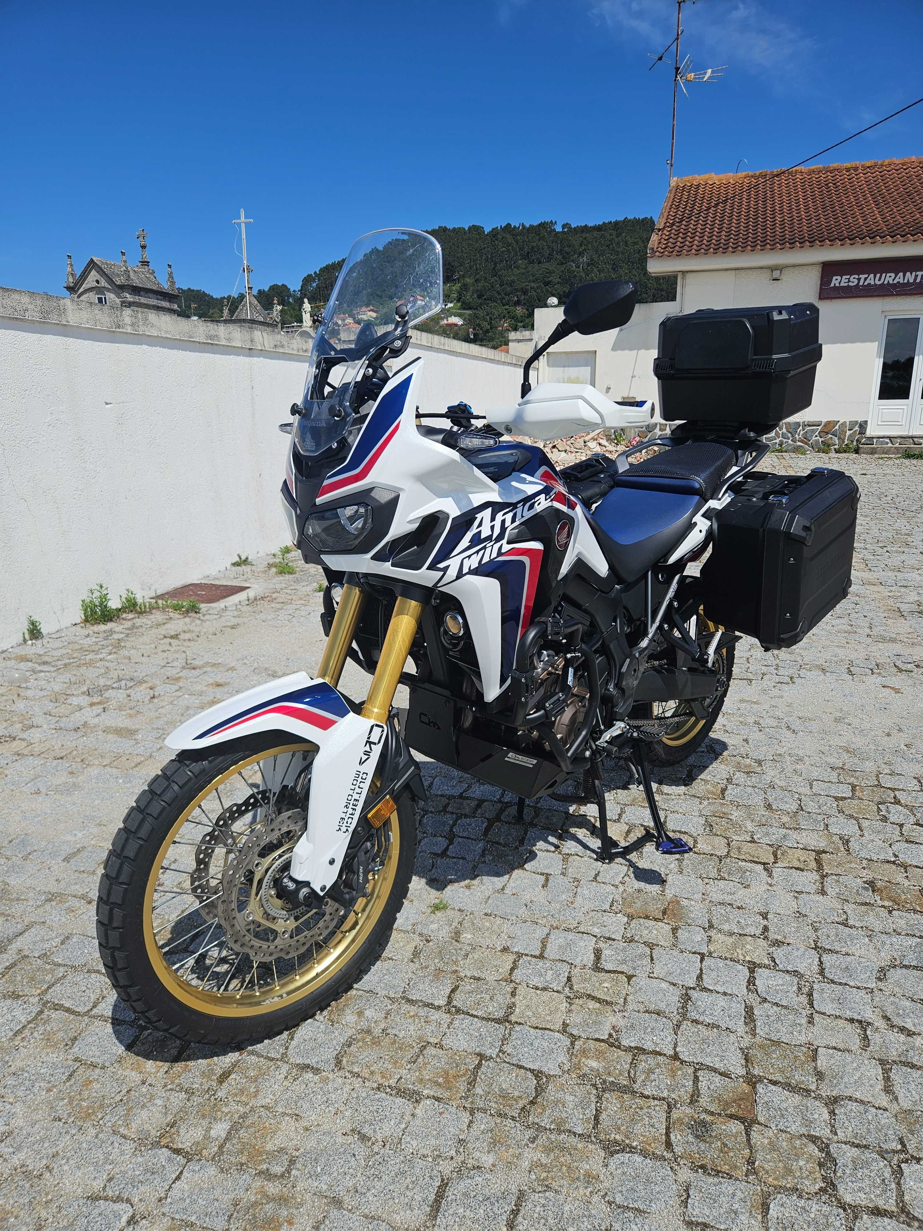 Honda Africa Twin CRF1000 muitos extras