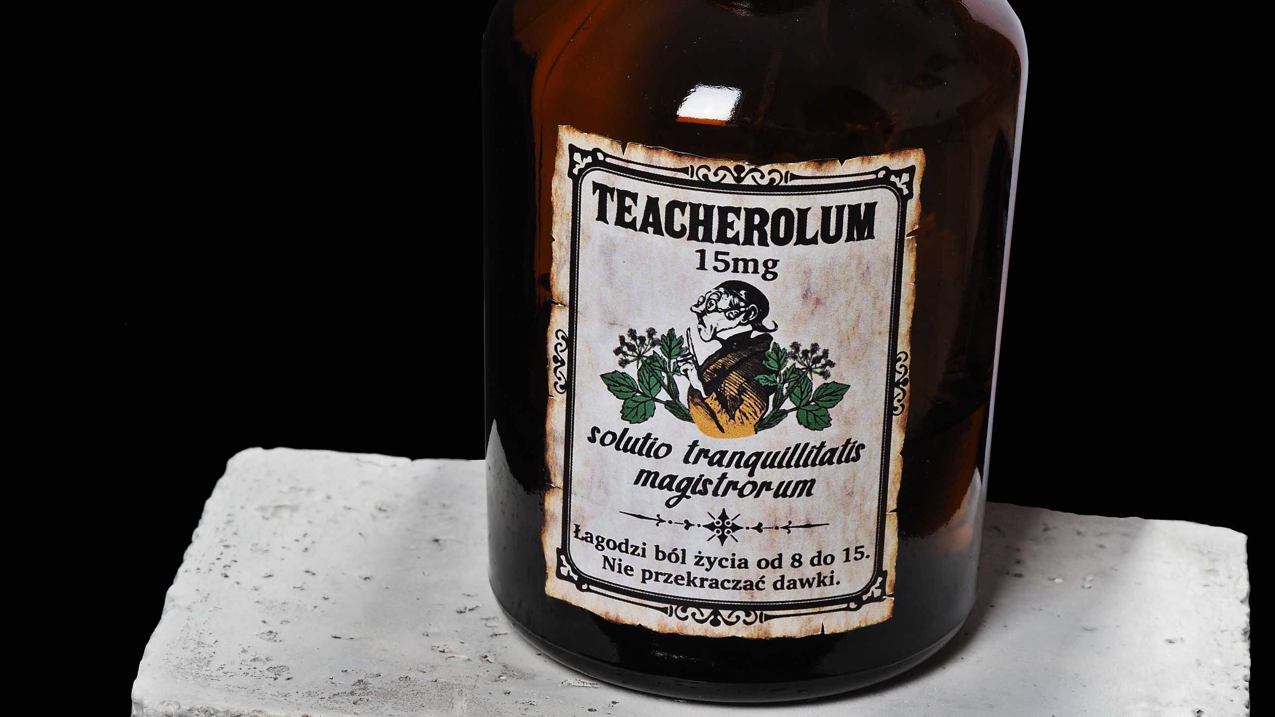 "Eliksir Teacherolum" – prezent dla nauczyciela retro apteczna butelka