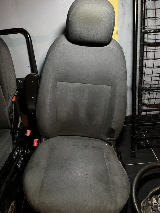 Fiat Doblo II  FL fotele, przegroda i inne