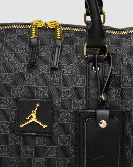 Jordan Duffle Monogram чорна спортивна сумка в зал Nike