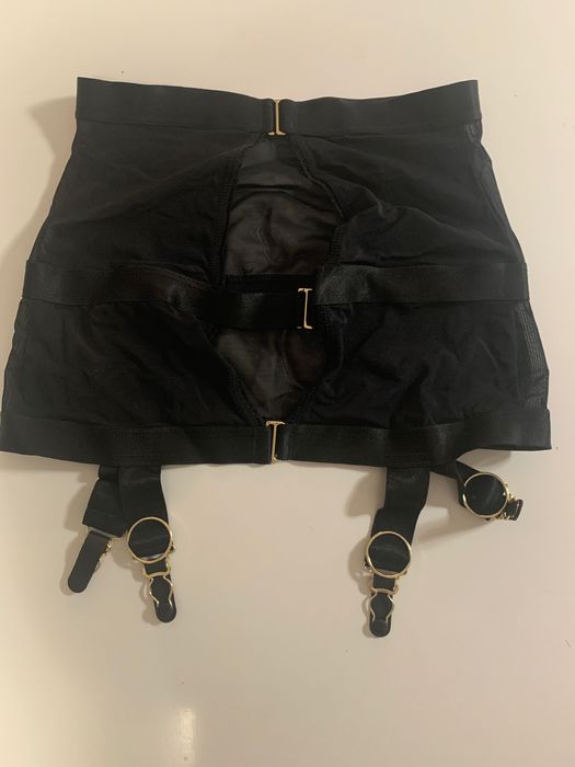 Elegancki pasek do pończoch