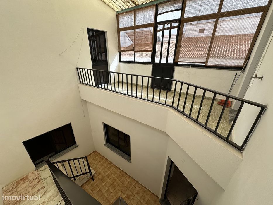Moradia T6 em Moura