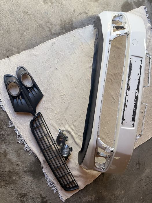 Pára-choques dianteiro VW Golf VI