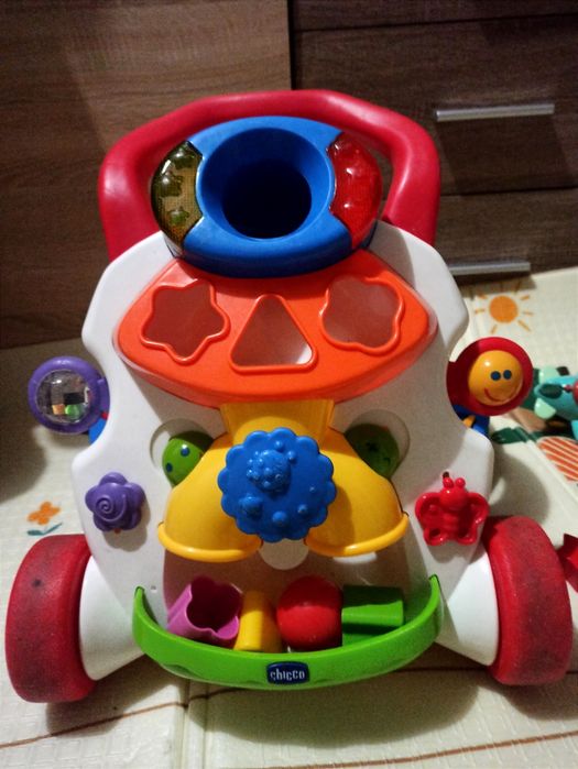 Ходунки - ігровий центр " Перші кроки "