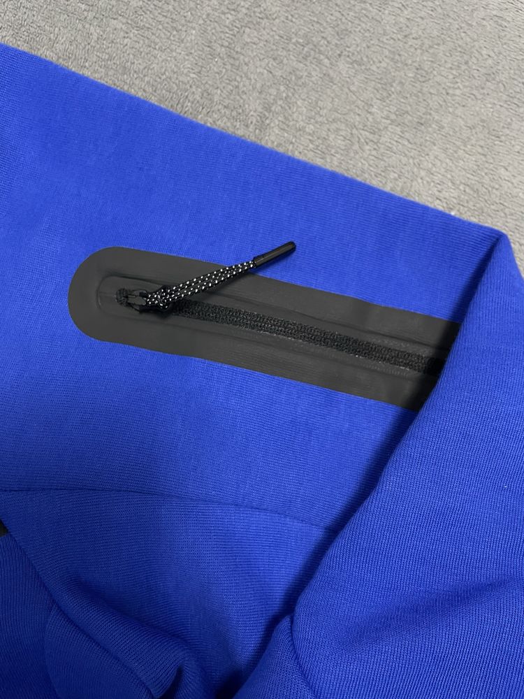 Nike tech-fleece