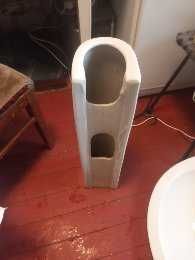 умывальник с пьедисталом и смесителем