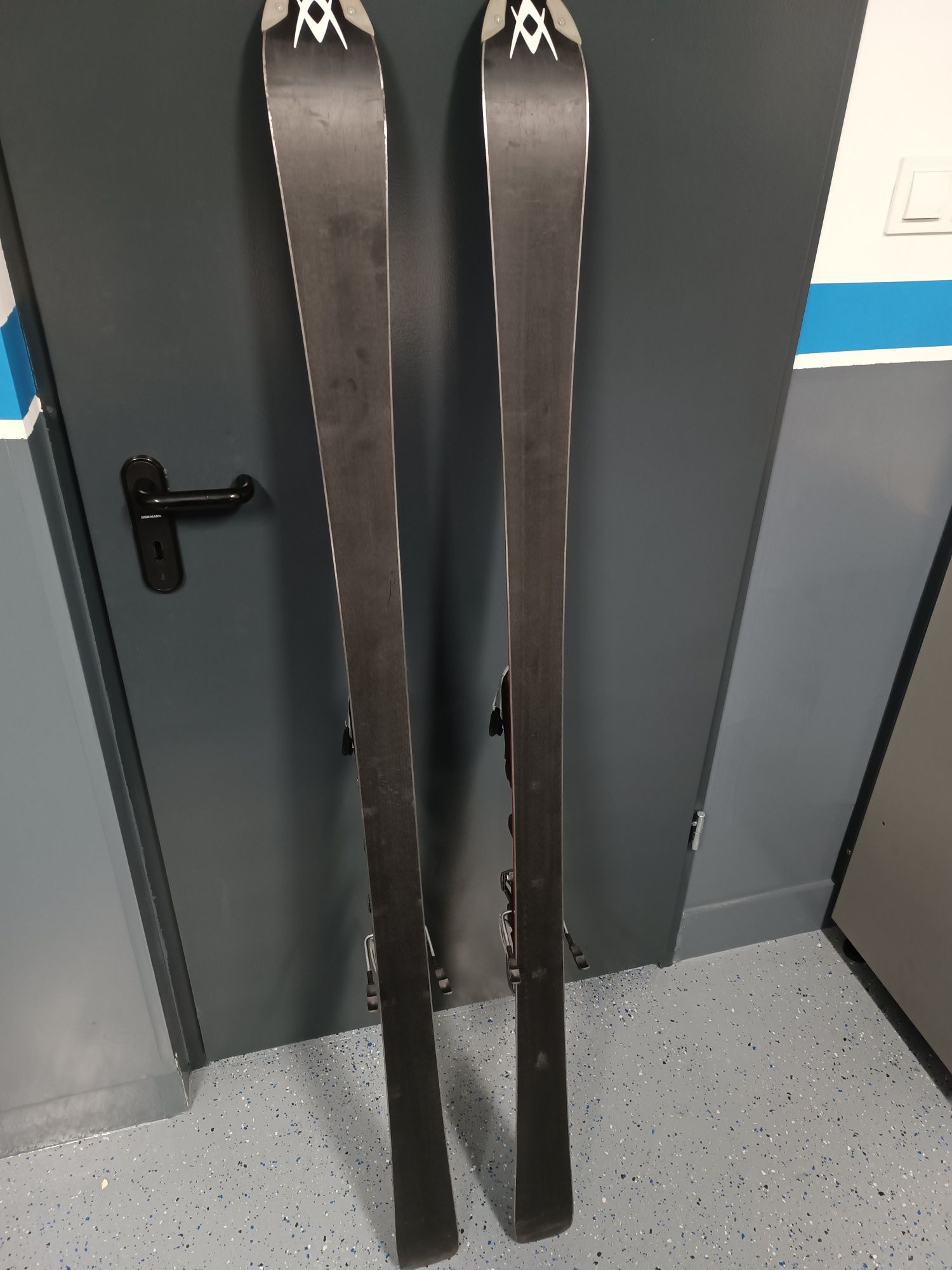 Narty Volkl Carving 163cm Energy 220 wiązania