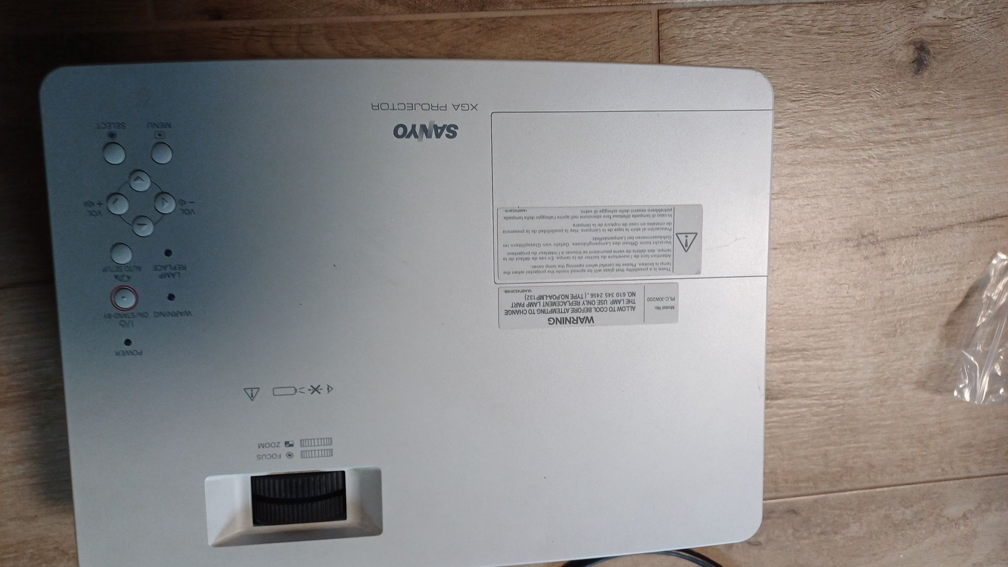 Projektor Sanyo XGA Model PLC-XW200