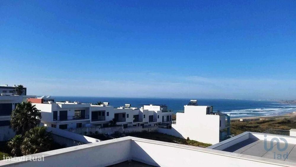 Casa / Villa T3 em Lourinhã e Atalaia de 231,00 m2