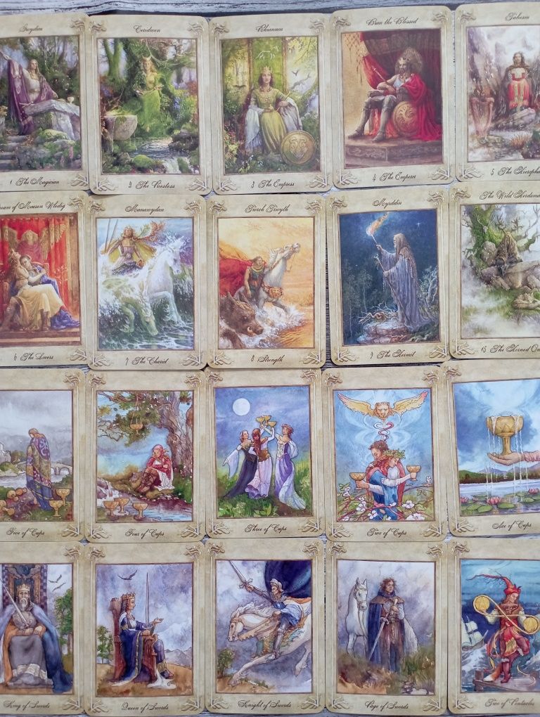 Nowe oryginalne karty Tarota The Llewellyn Tarot Oracle Runy