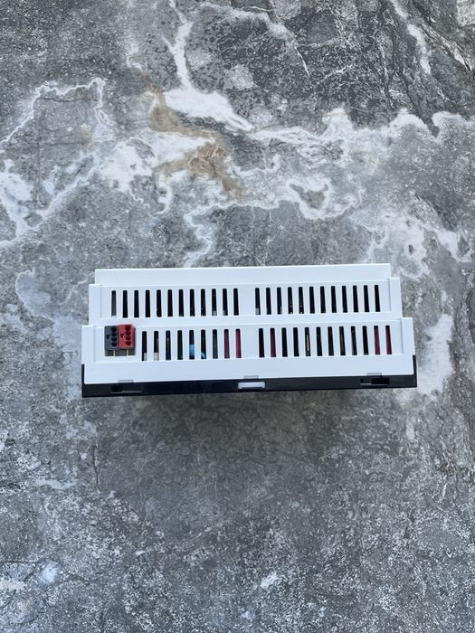 Knx Универсальный 4 канальный димер 300w DM04A02KNX
