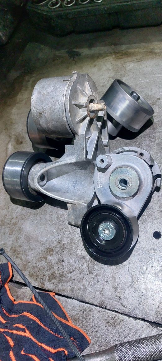 Ролики натяжные и обводные daf 105