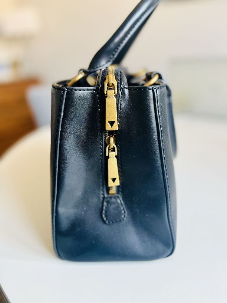 Torebka GUESS Briana Girlfriend Satchel