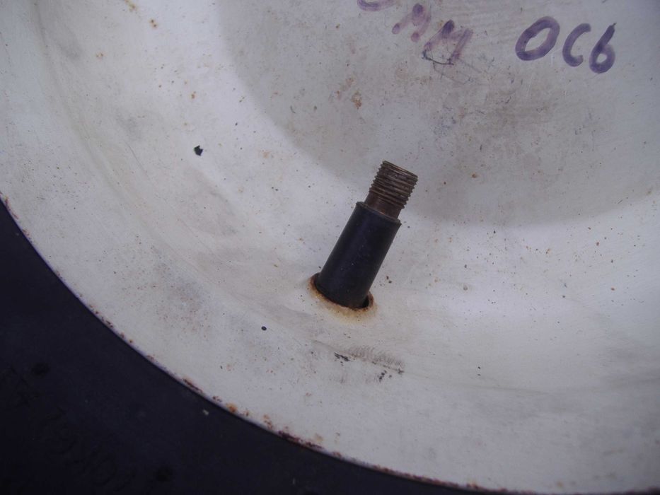 Колесо с надувной шиной 3.50-8 (под ось 20мм) для хозяйственных целей