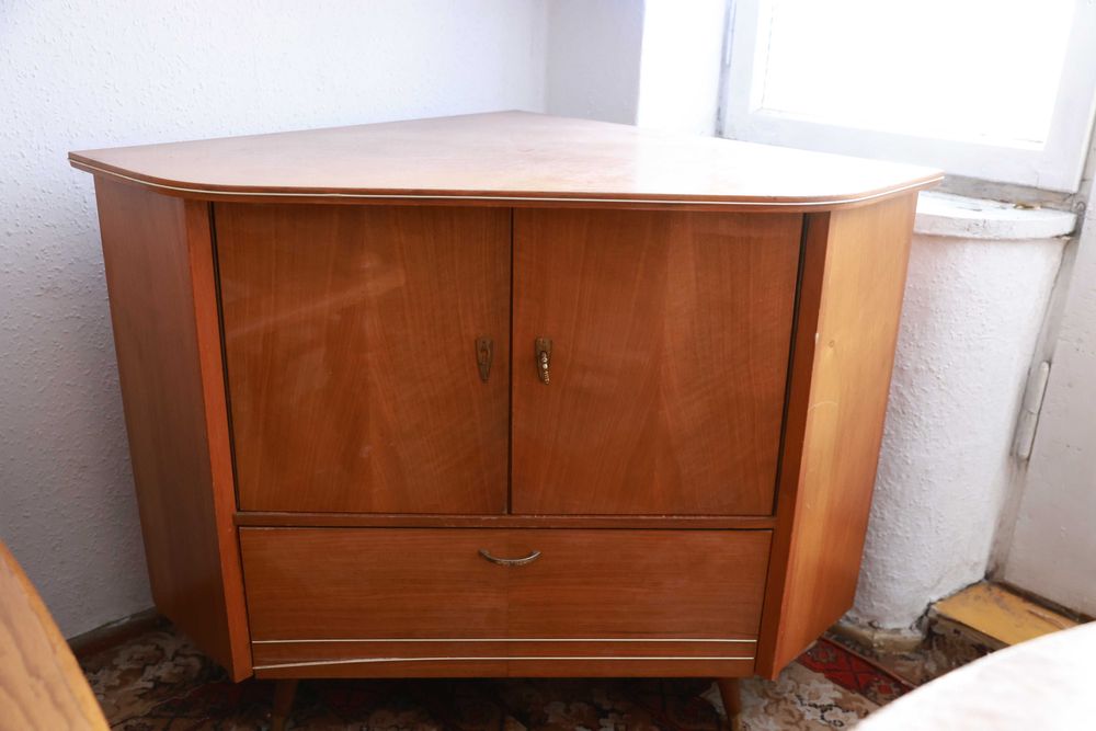 Używana szafka narożna na sprzedaż