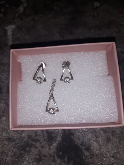 Srebrny zestaw 925 TRóJKĄTA kolczyki + zawieszka +gratis łańcuszek