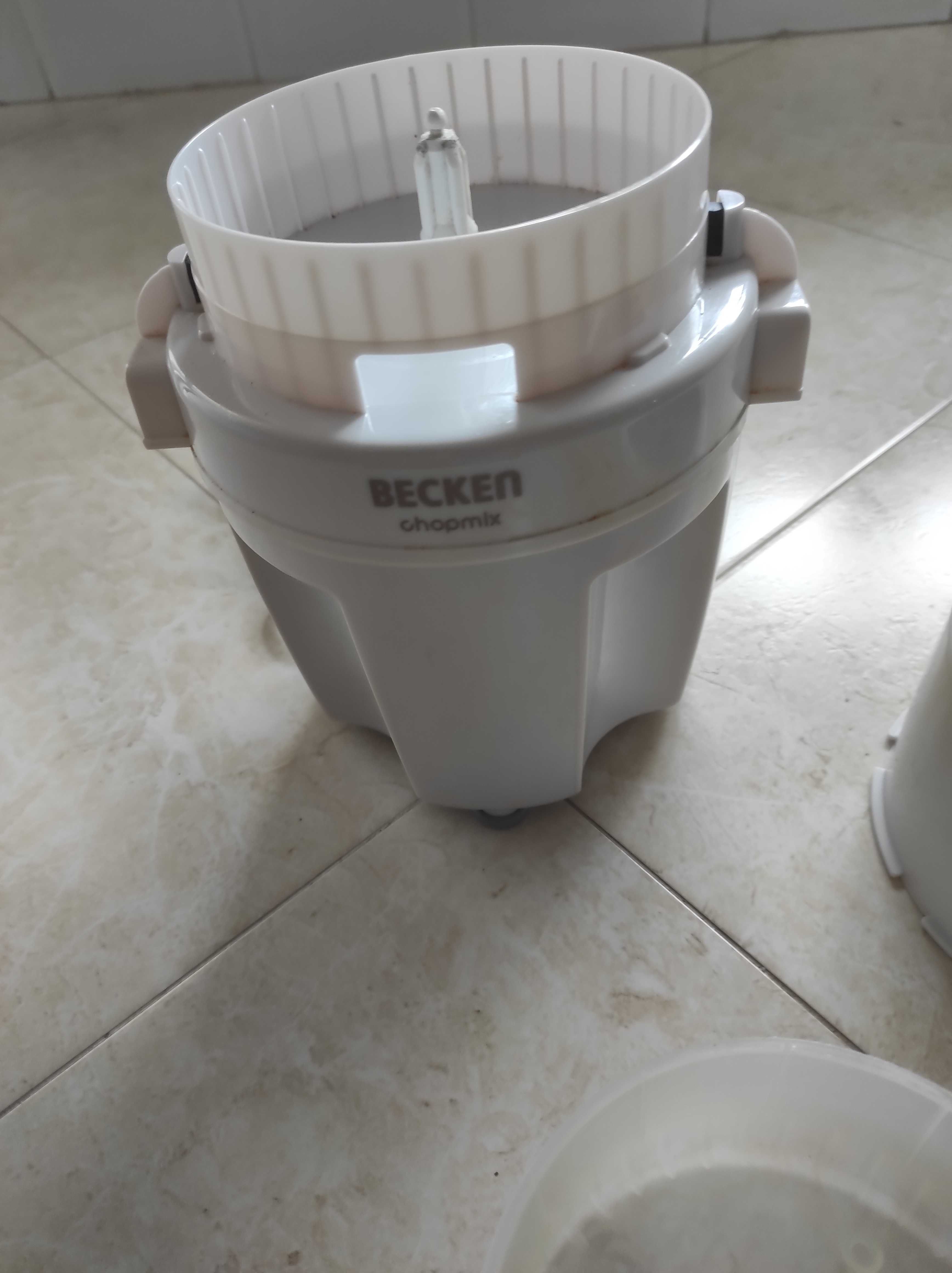 Picadora Becken em bom estado