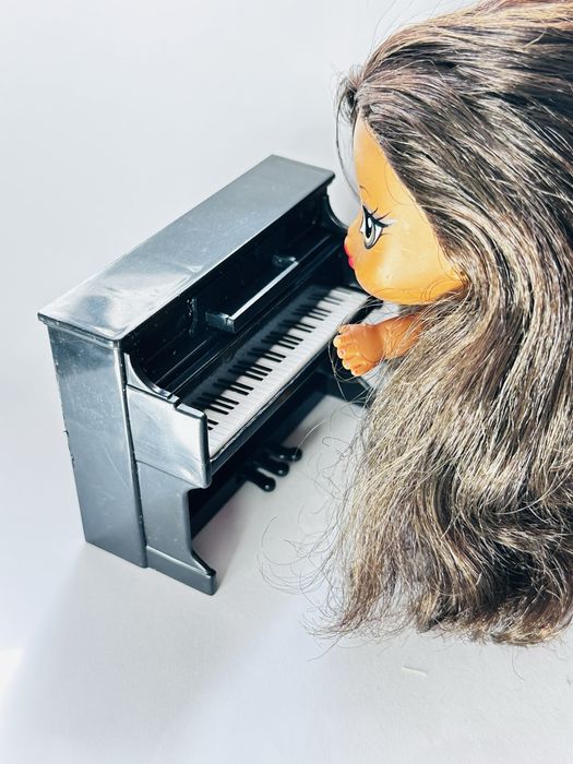 Piano dla malutkich lalek typu Chelsea, Kelly, Babe Bratz