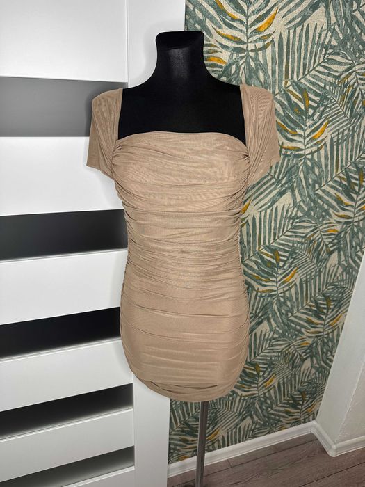 Nowa beżowa sukienka S