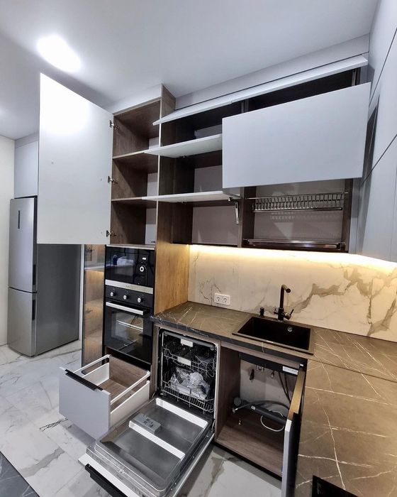 Кухня на замовлення замовлення.  Меблі під замовлення