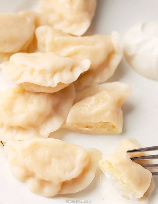 Pierogi ruskie z mięsem z kapustą i grzybami na zamówienie