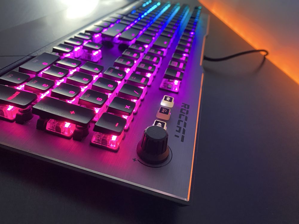 Klawiatura Roccat Vulcan 120 AIMO – Stan Idealny!
