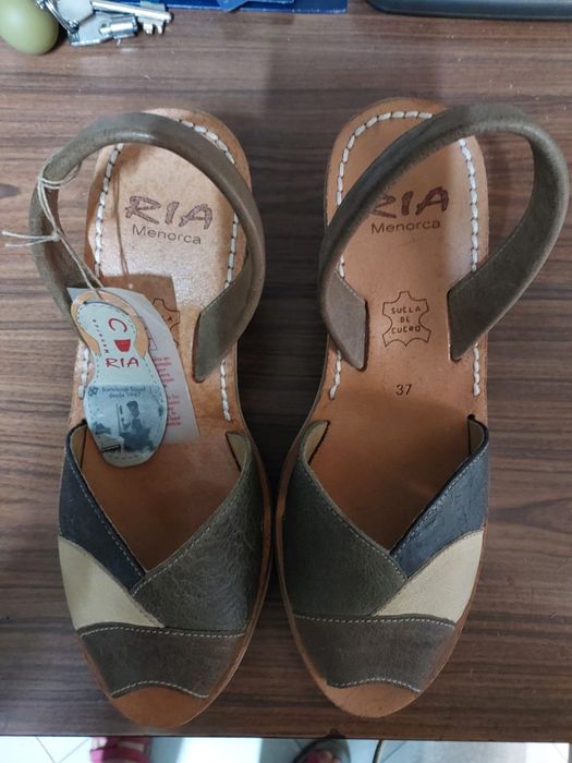 Sandálias em Pele , Marca Ria