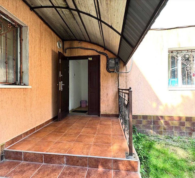 Продається комерційне приміщення