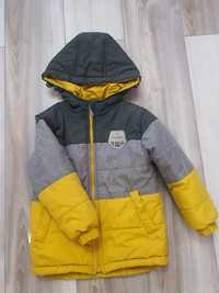 Демісезонна дитяча куртка 110 розмір
