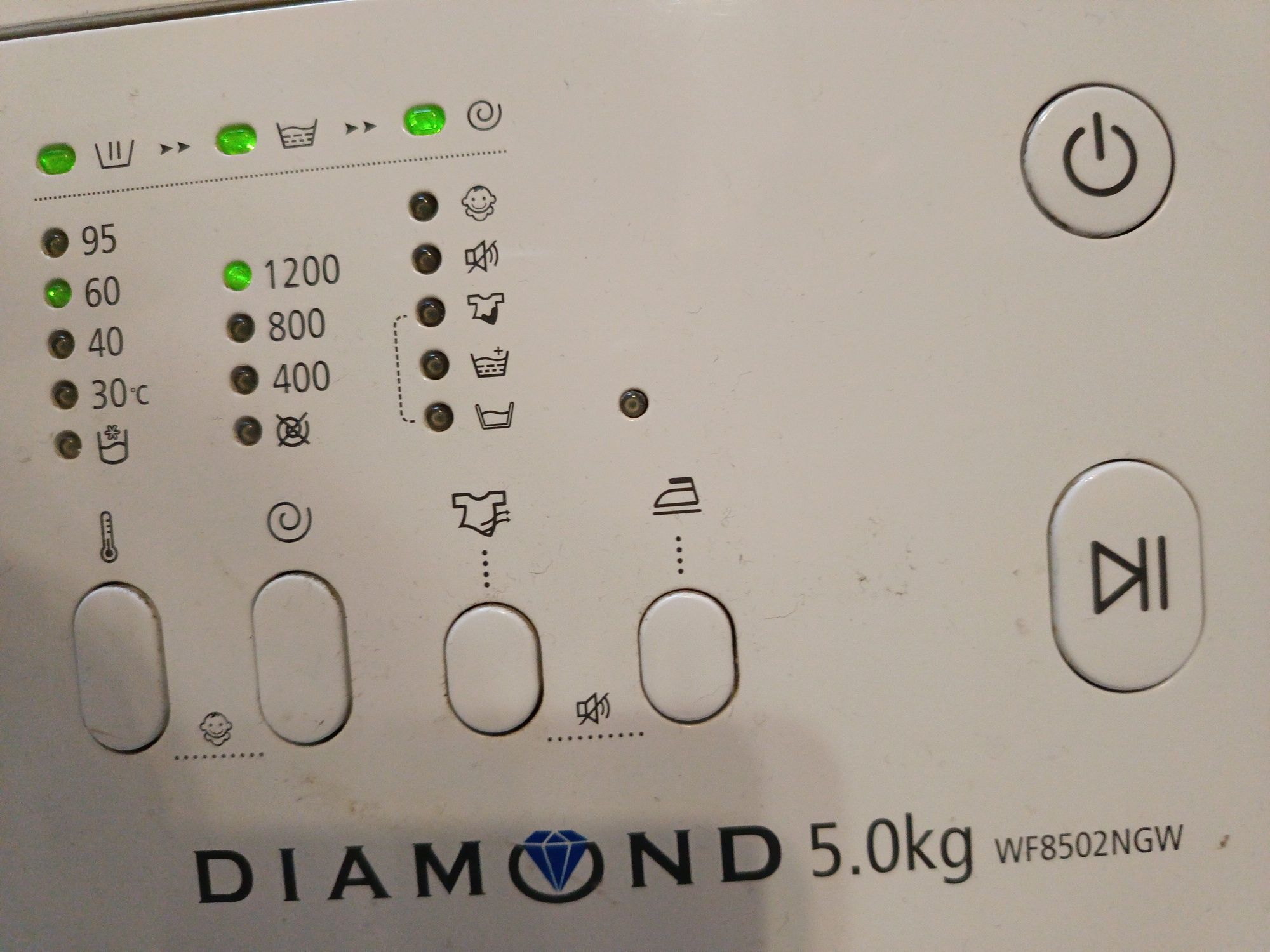 Pralka Diamond Samsung z ceramiczną grzałką