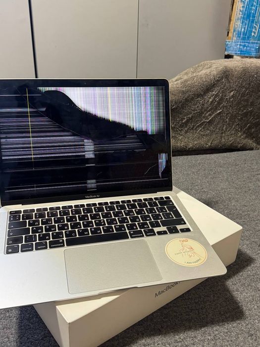 Apple MacBook Air M1 разбитый экран