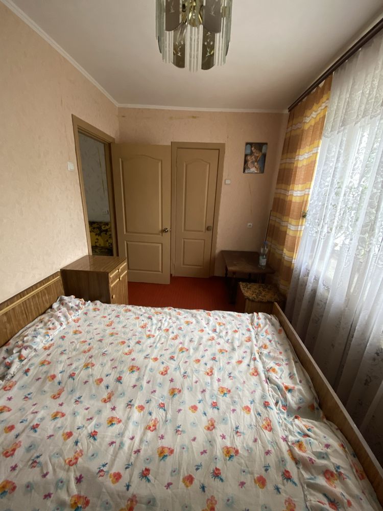 Здається  в оренду 2х кім по вул Довженка ( Толстого)