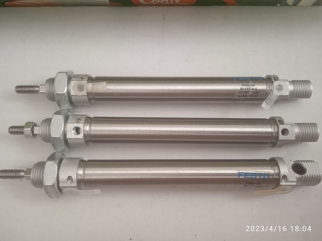 Lote de pneumáticos semi novos