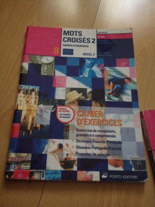 Conjunto livros p/do 8.ano Francês"Mots Croises2"e Inglês "Spotlight "