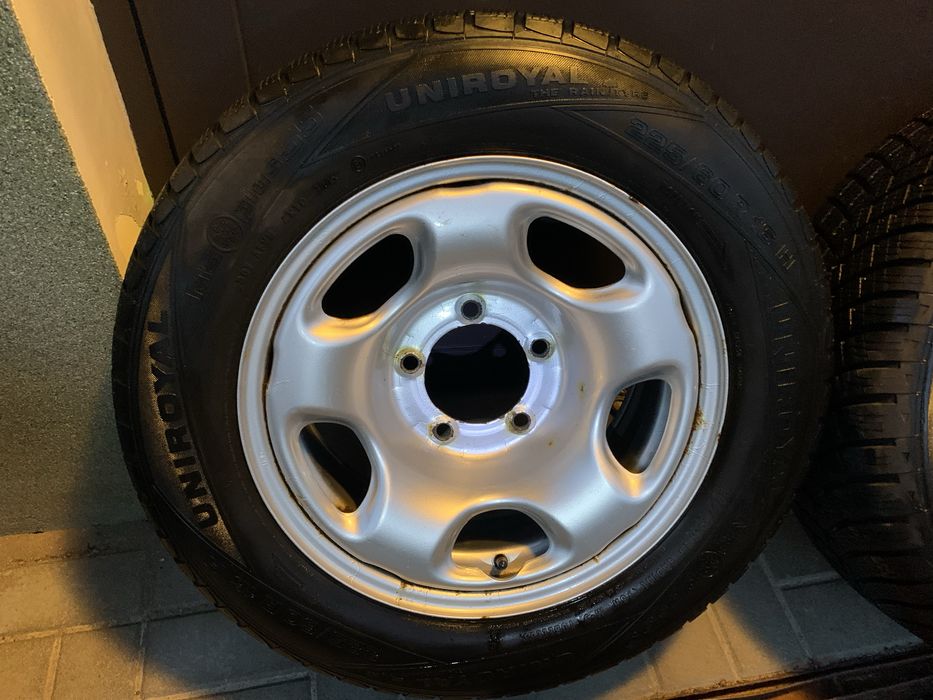 Suzuki Grand Vitara koła zimowe 5x114,3 235/60/16 continantal,uniroyal