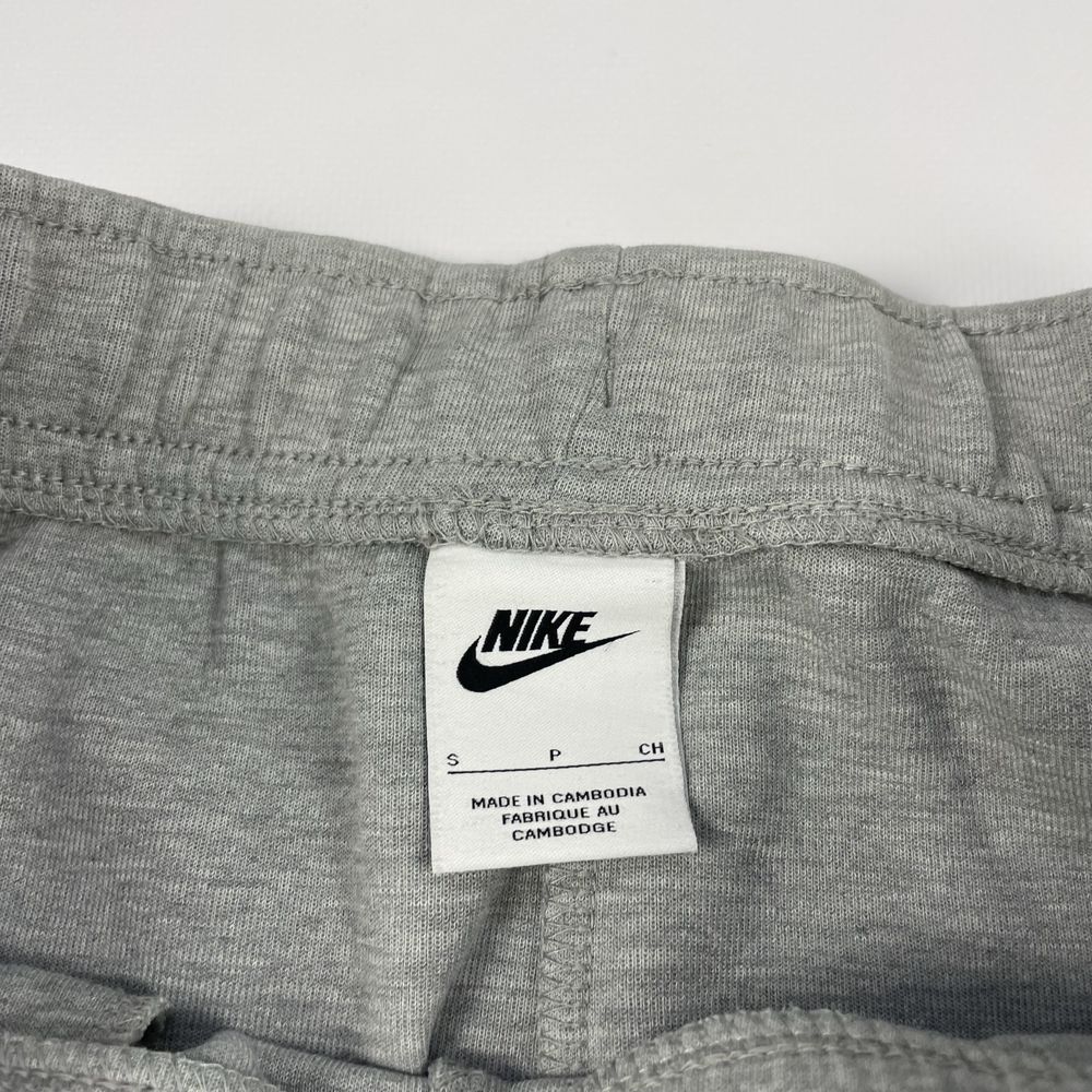 Спортивні штани Nike Tech Fleece