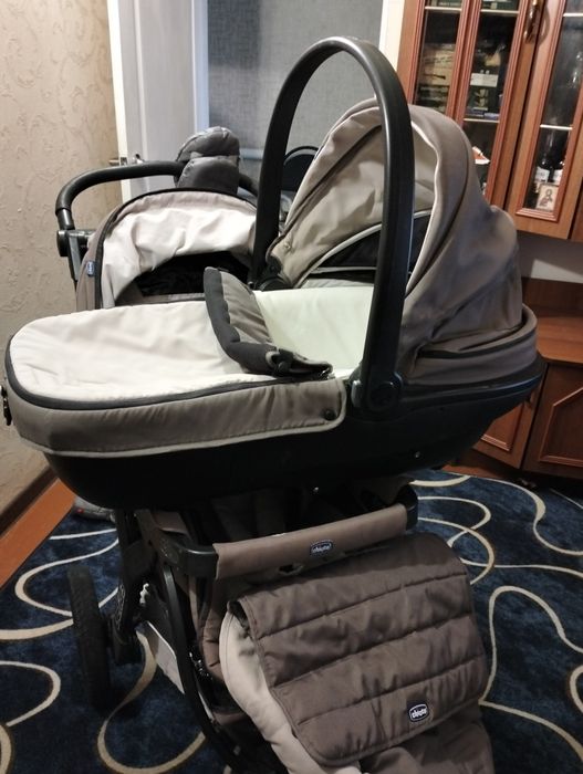Продається коляска Chicco 3 в 1 Trio Activ3