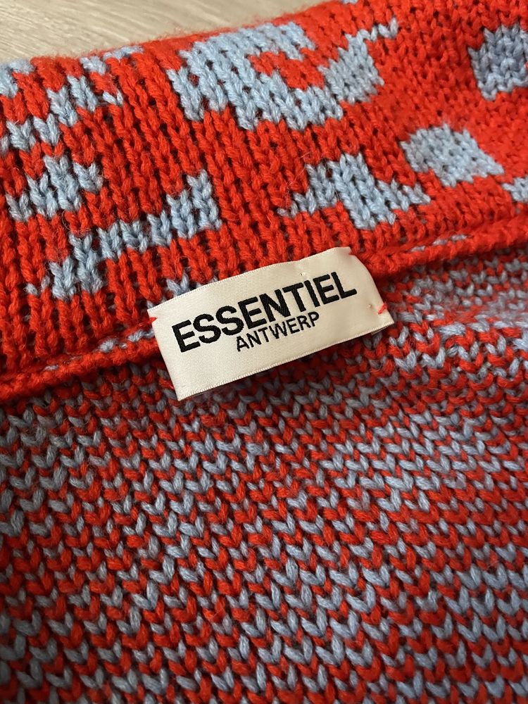 Шерстяний теплий кардиган essentiel довгий