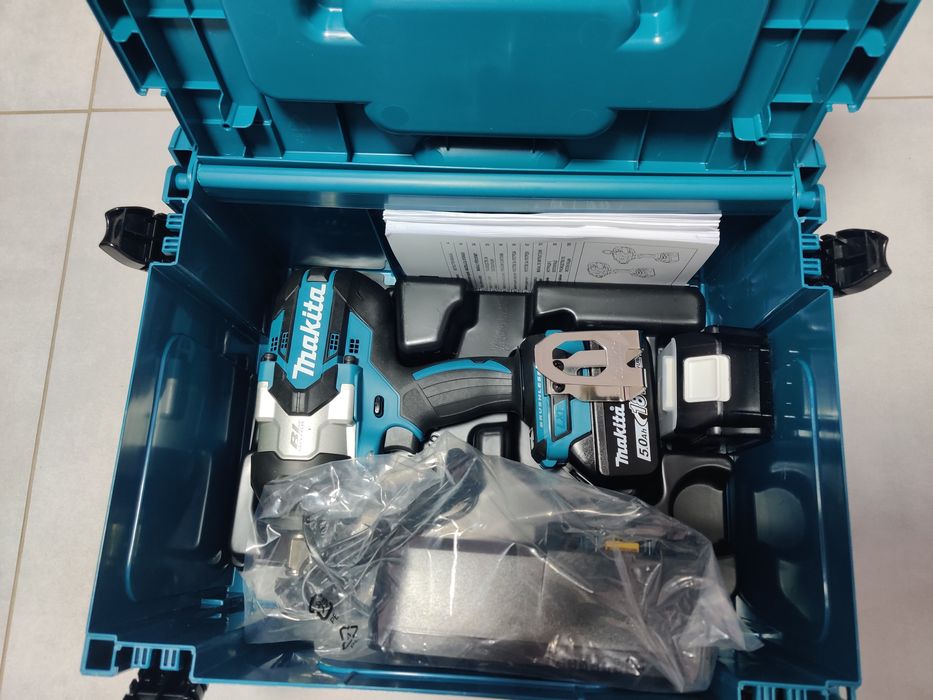 Аккумуляторный ударный гайковерт Makita DTW1001RTJ 3/4"
