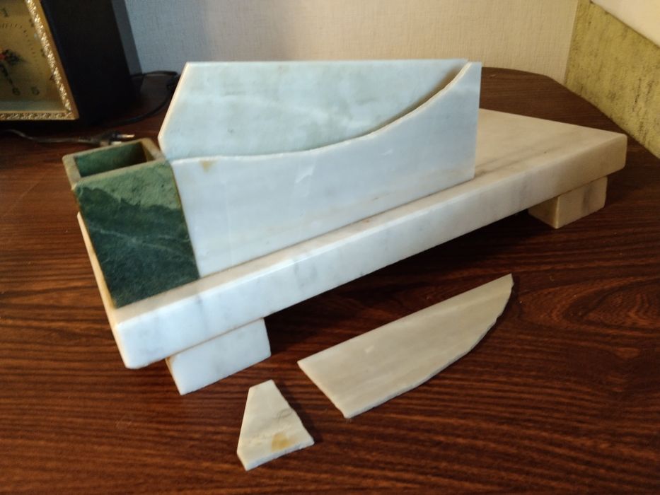 Підставка під перекідний календар з натурального каменю