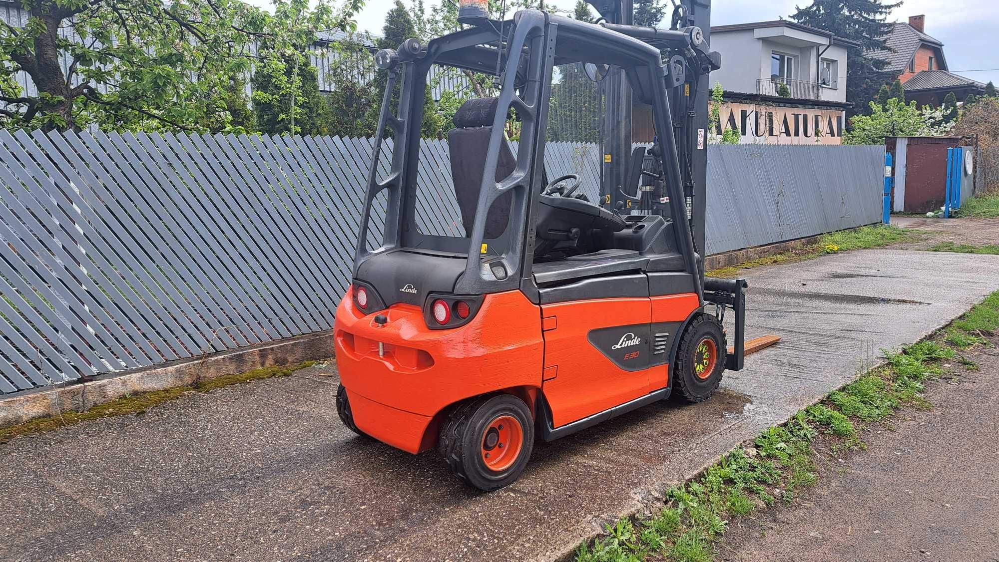 Wózek widłowy Linde E30 4 sekcje pozycjoner przesuw 2016r.