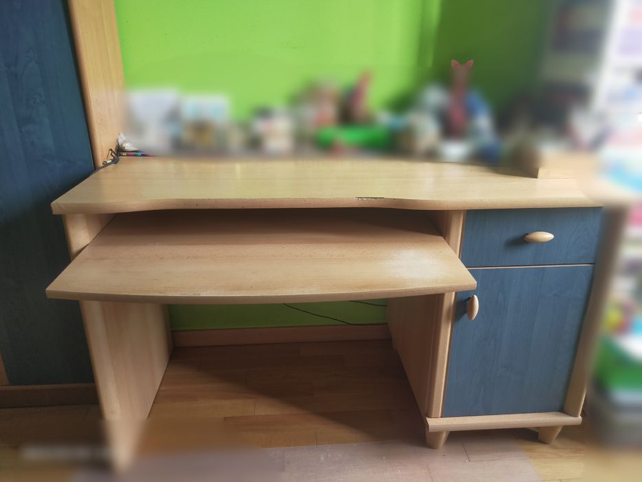 Biurko młodzieżowe