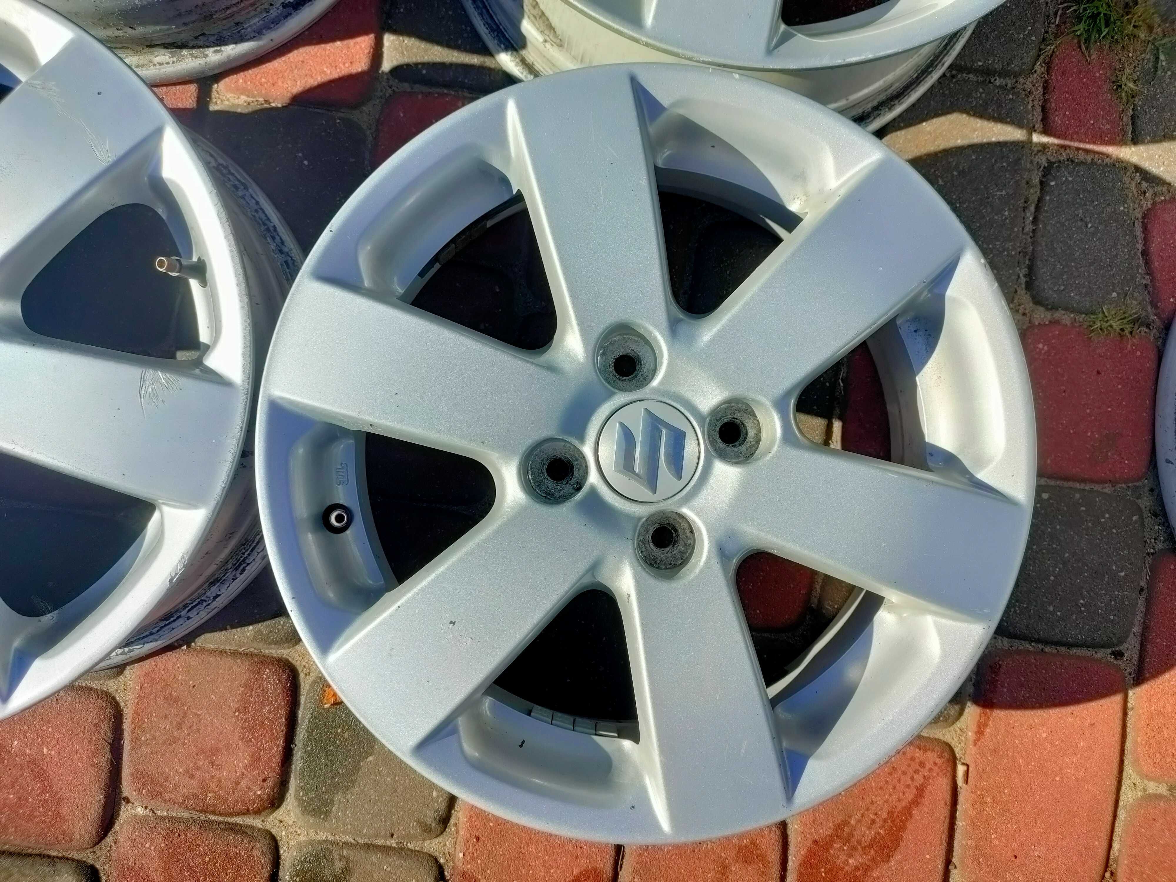 Felgi aluminiowe 4szt. 4x100 5,5J15 Et 45 Fi 54,1 d 148