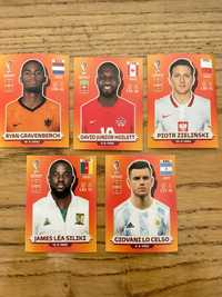 Наклейки карток з футболістами.
FIFA365 2022. Panini
