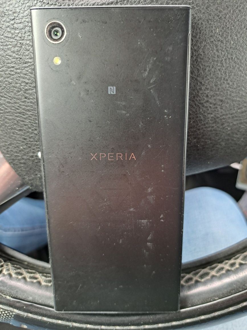 Sony xperia AX1 z etui