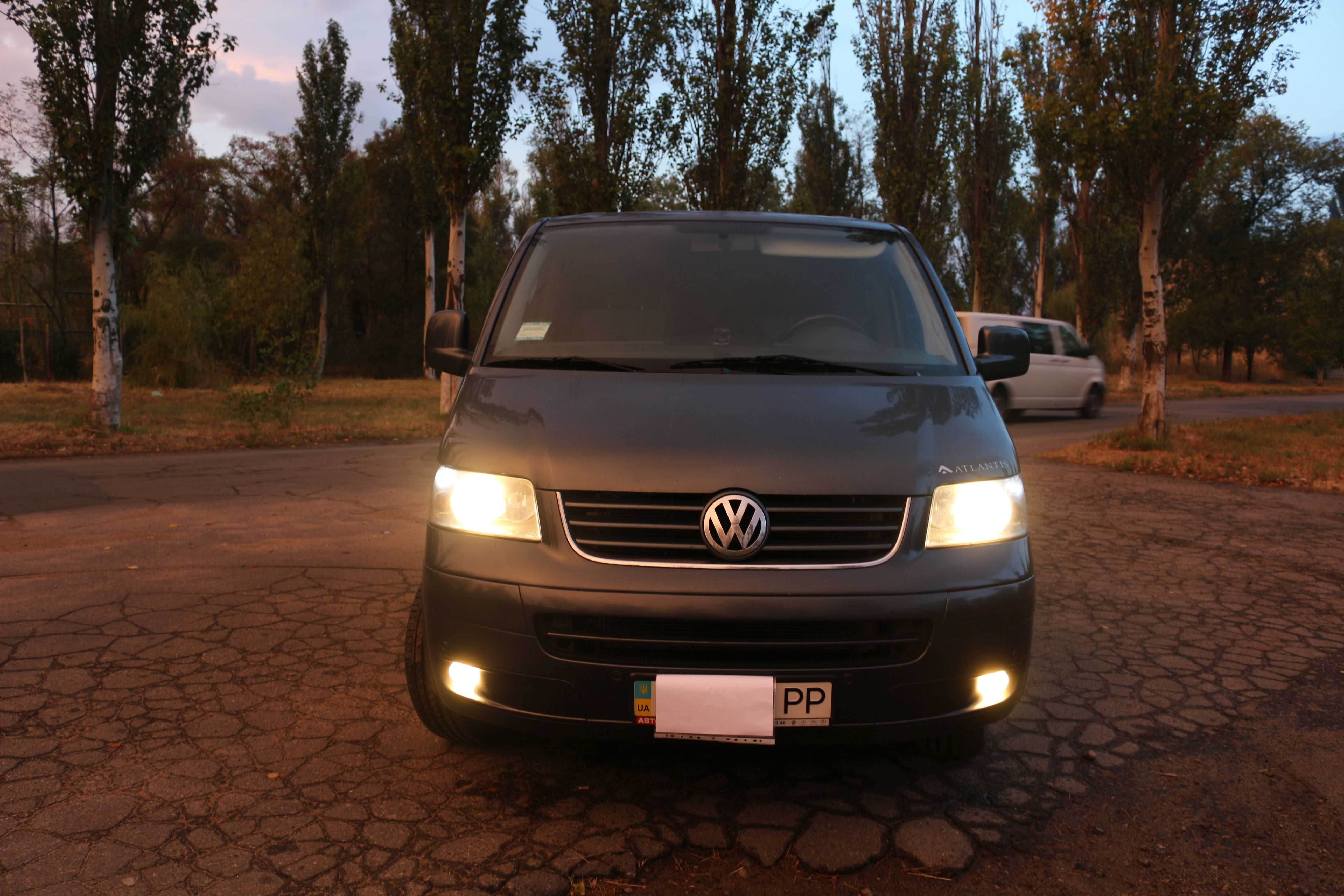 Volkswagen Multivan T5 2.5 TDI