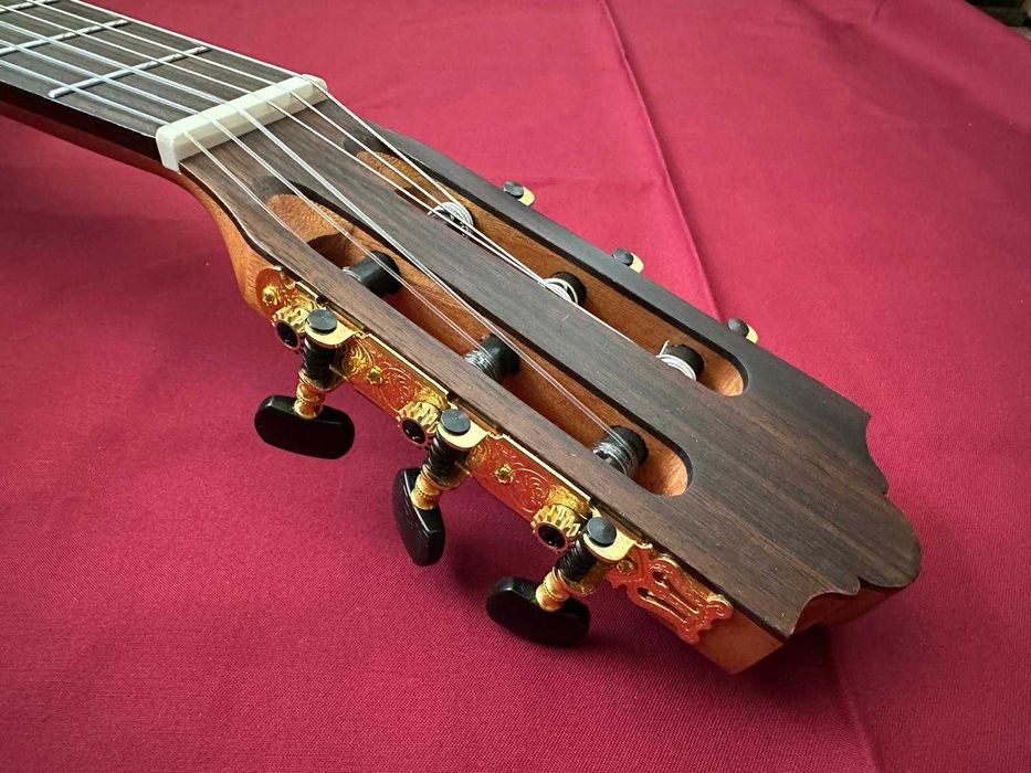 Guitarra clássica Nova 2024 boa qualidade Pau-Santo índia / Cedro