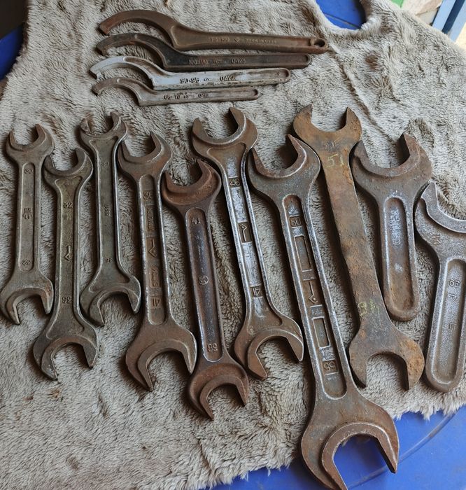 Гайкові ключі великих розмірів СРСР , ключі для круглих шлицьових гайо